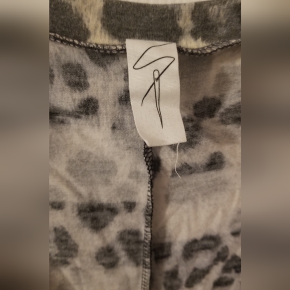 Sew in Love Tee - Picture 2 of 4